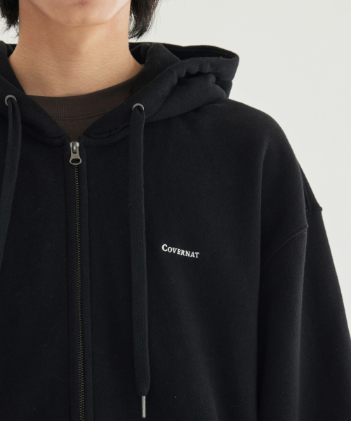 COVERNAT(カバーナット)の「スモールロゴ起毛フードジップアップ ブラック(パーカー・レディース・その他・MEDIUM/SMALL/LARGE/XX-LARGE/X-LARGE/X-SMALL)」の3枚目の写真
