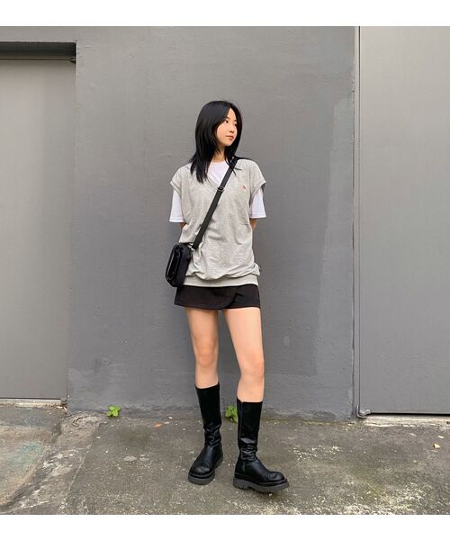KOLEAT(コレット)の「WOMENスリムセミミニスカート【スカート】BLACK(スカート・レディース・ブラック・MEDIUM/SMALL)」の2枚目の写真