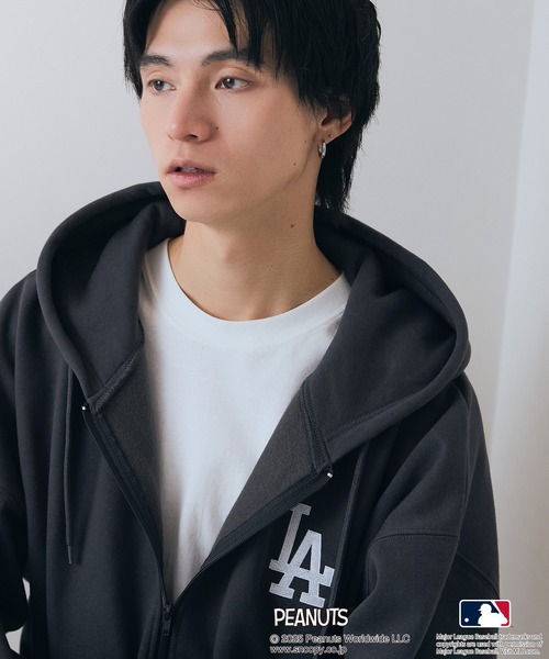 PEANUTS（ピーナッツ）の「【PEANUTS×MLB】オリジナルデザイン フルジップパーカー ヤンキース ドジャース カブス キャラクター（パーカー・メンズ・ブラック系その他/ブラック系その他3/ベージュ系その他3/ブルー系その他2/グレー系その他/グレー系その他2・X-LARGE/LARGE/MEDIUM）」の20枚目の写真
