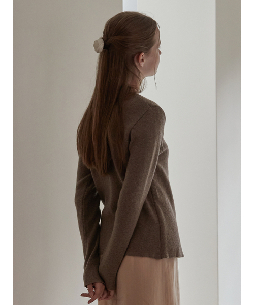 BEMUSE MANSION(ビミューズマンション)の「Ribbon layered cardigan - Cocoa(カーディガン/ボレロ・レディース・ダークブラウン・FREE)」の3枚目の写真