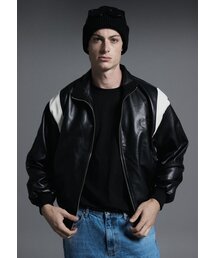 APOSTROPHE COMMA（アポストロフィコンマ）の「ハイネックツートンレザーバーシティジャケット_ブラック（ライダースジャケット）」