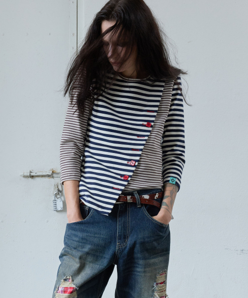 HERETIC(ヘレティック)の「BUTTON STRIPE CROSS T-SHIRT / navy(Tシャツ/カットソー・レディース・その他・FREE)」の1枚目の写真