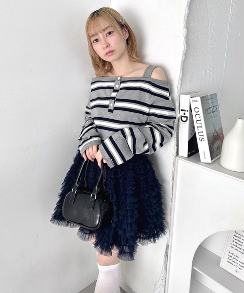 Loueme(ルエム)の「オフショルボーダールーズトップス(Tシャツ/カットソー・レディース・グレー/ピンク・FREE)」の8枚目の写真