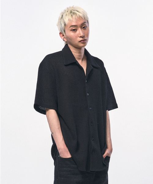 C WEAR BY THE GENIUS(シーウェアバイザジーニアス)の「クロシェニットハーフシャツブラック(シャツ/ブラウス・メンズ・その他・LARGE/MEDIUM/X-LARGE)」の1枚目の写真