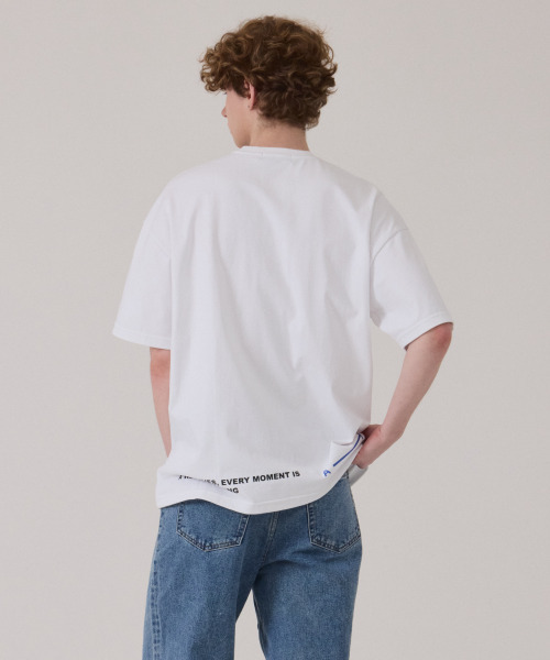 GET IT ON（ゲットイットオン）の「トラベルオーバーサイズ半袖Tシャツ_Direction(方向性)（Tシャツ/カットソー・レディース・ホワイト・FREE）」の4枚目の写真