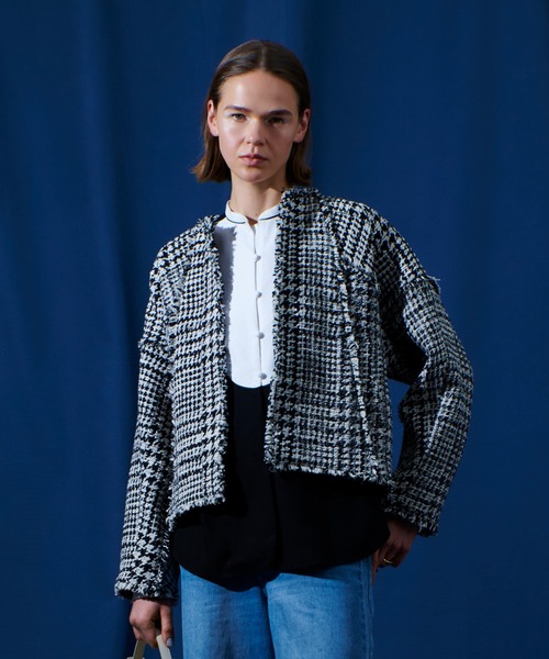 allureville（アルアバイル）の「シープパイルノーカラージャケット