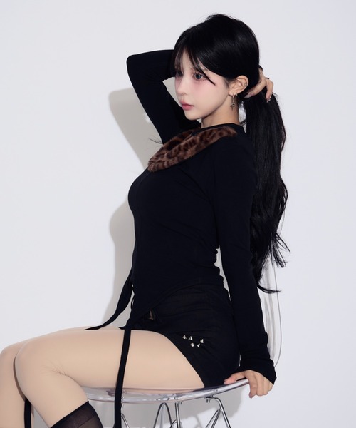 tinkerend(ティンカーエンド)の「Leopard Fur Cutout Tops / ヒョウ柄ファーカットアウトトップス(Tシャツ/カットソー・レディース・ブラウン/ブラック・FREE)」の1枚目の写真