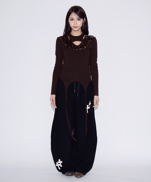 tinkerend(ティンカーエンド)の「Leopard Fur Cutout Tops / ヒョウ柄ファーカットアウトトップス(Tシャツ/カットソー・レディース・ブラウン/ブラック・FREE)」の6枚目の写真