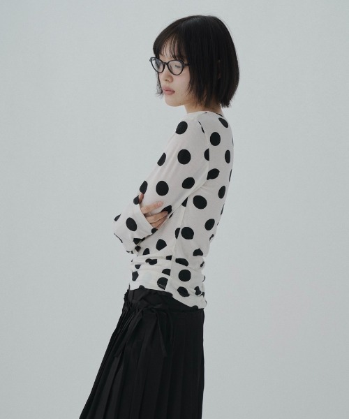 FEKETE（フェケテ）の「polka dot long sleeve tee / ドットロンT（Tシャツ/カットソー・レディース・ホワイト・LARGE/MEDIUM/SMALL）」の7枚目の写真