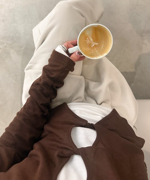 select MOCA by son(セレクトモカバイソン)の「2WAYツイストシアーテレコトップス【by SON】(Tシャツ/カットソー・レディース・チャコールグレー/ブラウン/アイボリー・FREE)」の15枚目の写真