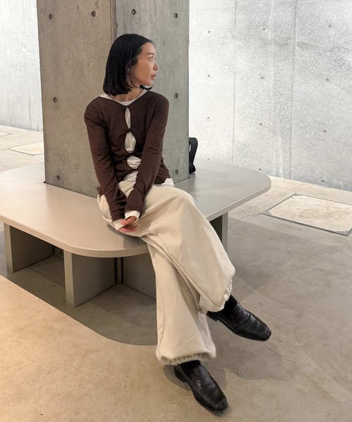 select MOCA by son(セレクトモカバイソン)の「2WAYツイストシアーテレコトップス【by SON】(Tシャツ/カットソー・レディース・チャコールグレー/ブラウン/アイボリー・FREE)」の13枚目の写真