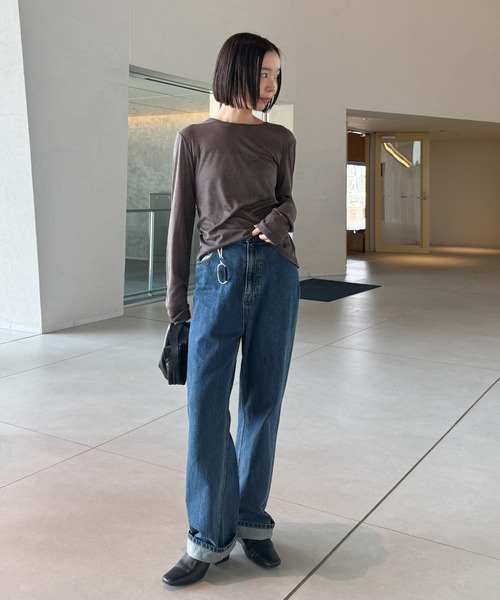 select MOCA by son(セレクトモカバイソン)の「2WAYツイストシアーテレコトップス【by SON】(Tシャツ/カットソー・レディース・チャコールグレー/ブラウン/アイボリー・FREE)」の6枚目の写真