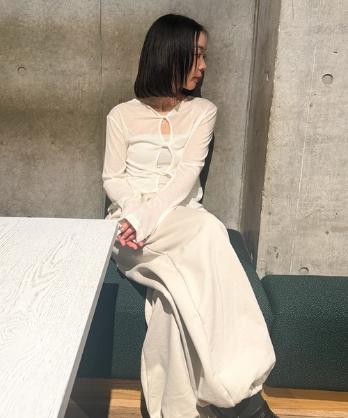 select MOCA by son(セレクトモカバイソン)の「2WAYツイストシアーテレコトップス【by SON】(Tシャツ/カットソー・レディース・チャコールグレー/ブラウン/アイボリー・FREE)」の7枚目の写真