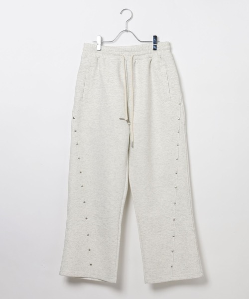 LAND MUSEUM(ランドミュージアム)の「LAND MUSEUM/スタッズラインスウェットパンツ(スウェットパンツ・メンズ・ブラック/グレー・LARGE/MEDIUM)」の4枚目の写真