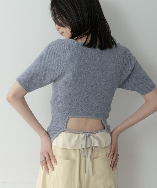 GALLEST(ギャレスト)の「バックカットアウトニット(ニット/セーター・レディース・ベージュ/ライトブルー・38)」の9枚目の写真