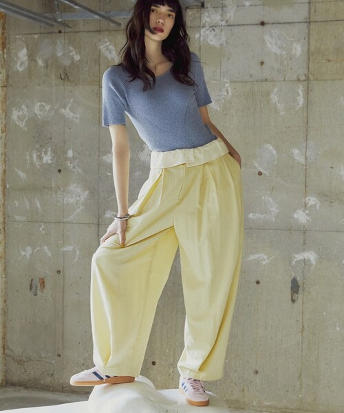 GALLEST(ギャレスト)の「バックカットアウトニット(ニット/セーター・レディース・ベージュ/ライトブルー・38)」の6枚目の写真