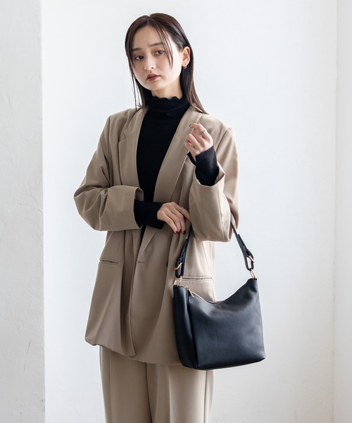 VitaFelice（ヴィータフェリーチェ）の「ワンハンドル 本革2wayミニショルダーバッグ（ショルダーバッグ・レディース・ベージュ系/ブラック/オフホワイト・FREE）」の4枚目の写真