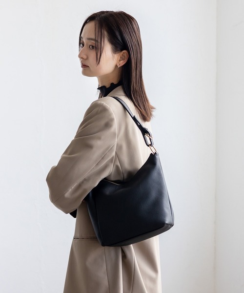 VitaFelice（ヴィータフェリーチェ）の「ワンハンドル 本革2wayミニショルダーバッグ（ショルダーバッグ・レディース・ベージュ系/ブラック/オフホワイト・FREE）」の7枚目の写真