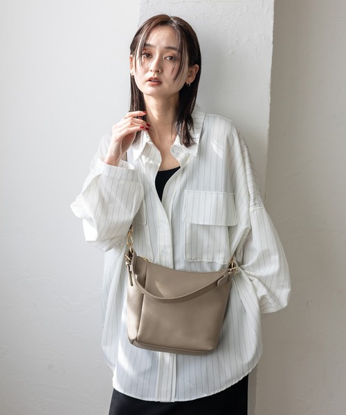 VitaFelice（ヴィータフェリーチェ）の「ワンハンドル 本革2wayミニショルダーバッグ（ショルダーバッグ・レディース・ベージュ系/ブラック/オフホワイト・FREE）」の13枚目の写真