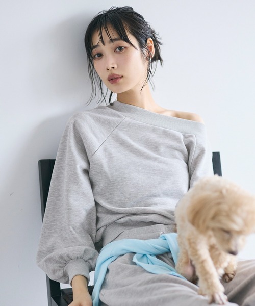 coca(coca)(コカ)の「裏毛オフショルダートップス(Tシャツ/カットソー・レディース・グレー/ライトピンク・M/L/S)」の5枚目の写真