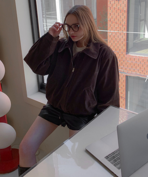 VASCARA(バスカラ)の「Dark Suede Zip-Up Half Jumper(ブルゾン・レディース・ダークブラウン・FREE)」の3枚目の写真
