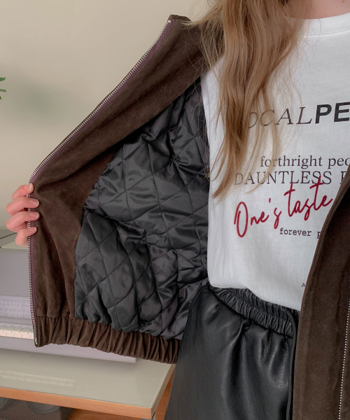 VASCARA(バスカラ)の「Dark Suede Zip-Up Half Jumper(ブルゾン・レディース・ダークブラウン・FREE)」の4枚目の写真