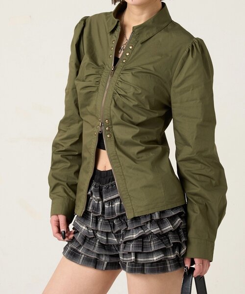 WHO'S WHO gallery(フーズフーギャラリー)の「ギャザースタッズコンパクトシャツ(シャツ/ブラウス・レディース・カーキ/ブラック/ホワイト・FREE)」の3枚目の写真