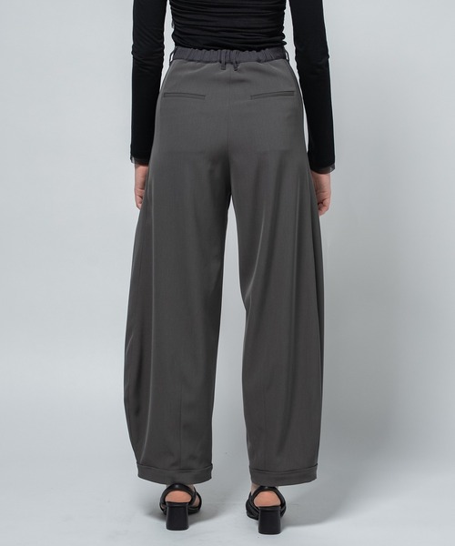 CITY TOKYO（シティトウキョウ）の「【CITY TOKYO/シティートウキョウ】Twill Barrel Leg Pants/ツイルバレルレッグパンツ（その他パンツ・レディース・ブラック/アイボリー/ダークグレー・2/1）」の13枚目の写真