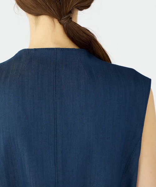 BALLSEY（ボールジィ）の「ラスターデニム ミドルジレ（ベスト・レディース・ブラック/ネイビー・36）」の8枚目の写真