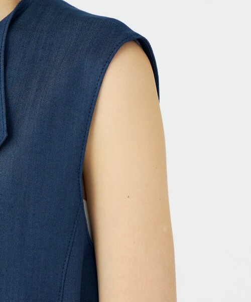 BALLSEY（ボールジィ）の「ラスターデニム ミドルジレ（ベスト・レディース・ブラック/ネイビー・36）」の7枚目の写真