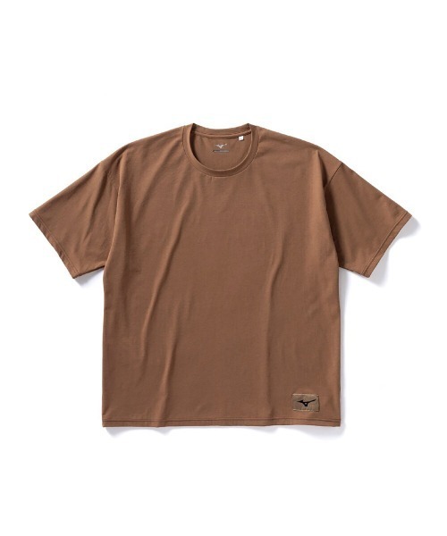 MIZUNO(ミズノ )の「MIZUNO LOOSE-FIT T-SHIRT(ミズノ ルーズフィットTシャツ)(Tシャツ/カットソー・メンズ・ブラウン/ホワイト/オリーブ系/ブルー系/レッド系/ブラック・MEDIUM/X-LARGE/LARGE)」の3枚目の写真