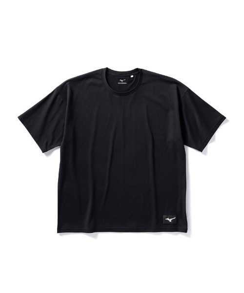 MIZUNO(ミズノ )の「MIZUNO LOOSE-FIT T-SHIRT(ミズノ ルーズフィットTシャツ)(Tシャツ/カットソー・メンズ・ブラウン/ホワイト/オリーブ系/ブルー系/レッド系/ブラック・MEDIUM/X-LARGE/LARGE)」の2枚目の写真