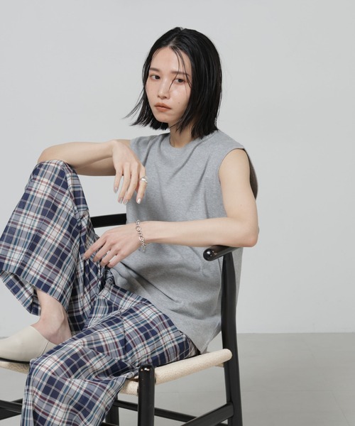 NANO universe（ナノユニバース）の「Anti Soaked(R) 汗染み防止ノースリーブTシャツ（Tシャツ/カットソー・レディース・トップグレー/ブラック/ホワイト/チャコール・S/M）」の5枚目の写真