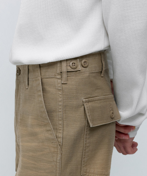 MUSINSA STANDARD（ムシンサスタンダード）の「フェイデッドバックサテンパーティグパンツ[ベージュ]（その他パンツ・メンズ・その他・26/27/28/29/36/34/32/30/31/33/40/38/42）」の6枚目の写真