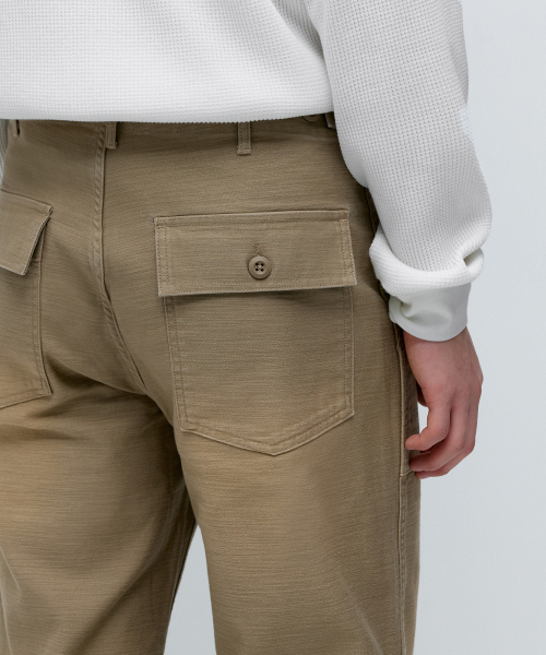 MUSINSA STANDARD（ムシンサスタンダード）の「フェイデッドバックサテンパーティグパンツ[ベージュ]（その他パンツ・メンズ・その他・26/27/28/29/36/34/32/30/31/33/40/38/42）」の7枚目の写真