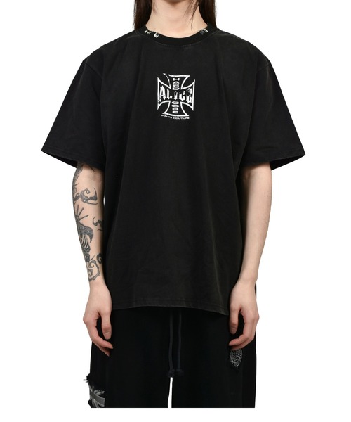 NUBIAN x ALICE MOTO COUTURE SS T-SHIRT (EXCLUSIVE)（Tシャツ