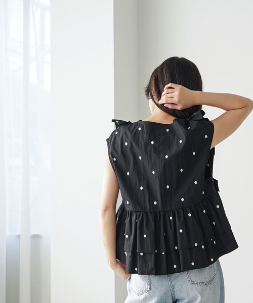 mili an deni(ミリアンデニ)の「刺繍ドットフリルベスト(ベスト・レディース・オフホワイト/ブラック・M)」の10枚目の写真