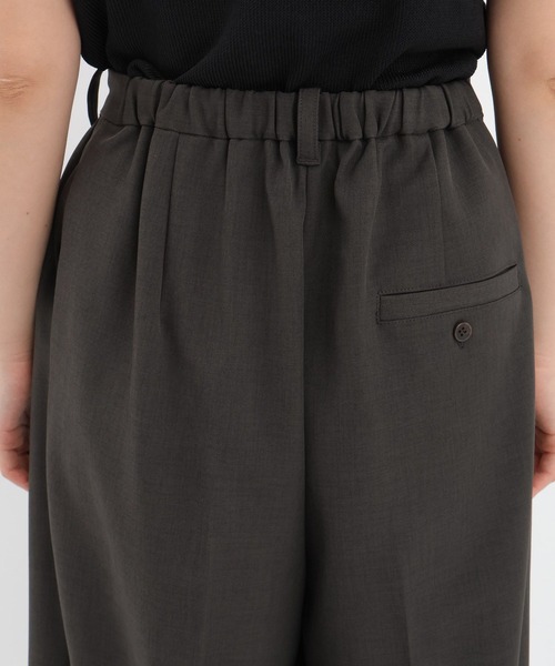 Andemiu（アンデミュウ）の「センタープレスミディパンツ647399（その他パンツ・レディース・チャコールグレー/アイボリー・SMALL/MEDIUM）」の16枚目の写真