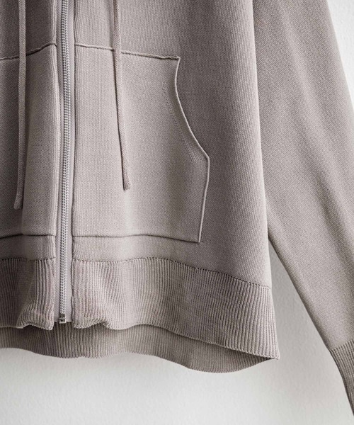 U.S. POLO ASSN.(ユーエスポロアッスン)の「U.S. POLO ASSN. ユーエスポロアッスン W's オーバーサイズワンポイントロゴ刺繍スウェットライクニット短丈長袖パーカー(パーカー・レディース・ネイビー/杢グレー/ブラック・M/L)」の4枚目の写真