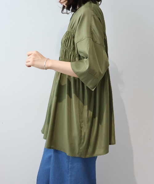 leswel(レスウェル)の「【M~5L】バンドカラーシャーリングブラウス(シャツ/ブラウス・レディース・カーキ/ネイビー・M/L/LL/3L/4L/5L)」の7枚目の写真