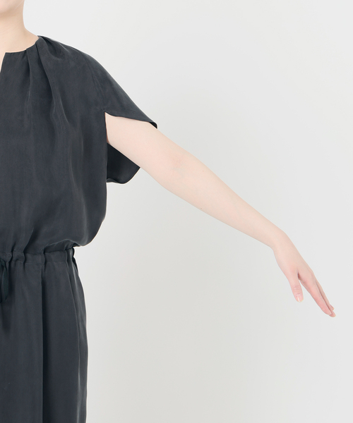 IENA（イエナ）の「《接触冷感/手洗い可》キュプラオーバーフレンチオールインワン（つなぎ/オールインワン・レディース・ブラウン/ブラック系その他・38/36）」の16枚目の写真