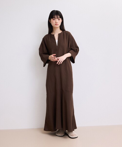 ADAM ET ROPE'(アダムエロペ)の「【WEB限定】リネンボリュームスリーブワンピース(ワンピース・レディース・ダークブラウン/ブラック/ブルー・FREE)」の7枚目の写真