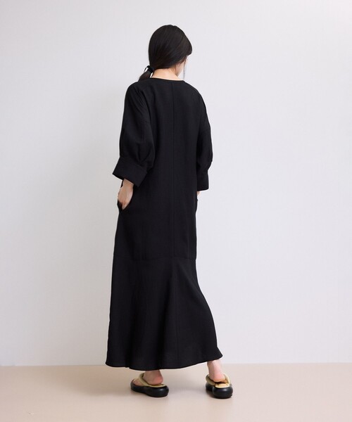 ADAM ET ROPE'(アダムエロペ)の「【WEB限定】リネンボリュームスリーブワンピース(ワンピース・レディース・ダークブラウン/ブラック/ブルー・FREE)」の10枚目の写真