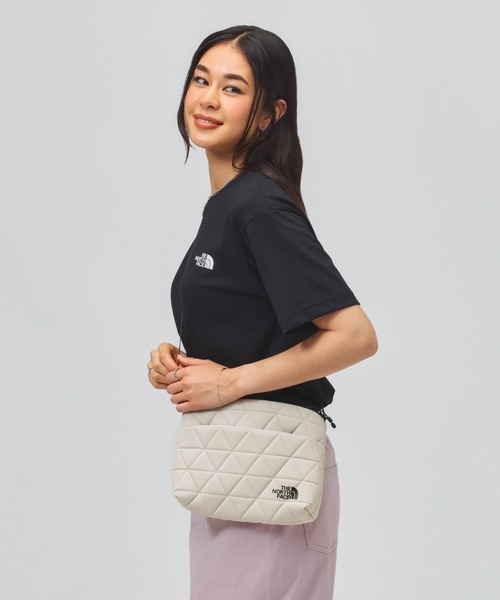THE NORTH FACE（ザノースフェイス）の「ザ ノース フェイス THE NORTH FACE S/S Bandana Square Logo Tee ショートスリーブバンダナスクエアロゴティー（Tシャツ/カットソー・メンズ・ホワイト/ネイビー/ダークパープル/ブラック・S/M/L/LL/3L）」の6枚目の写真