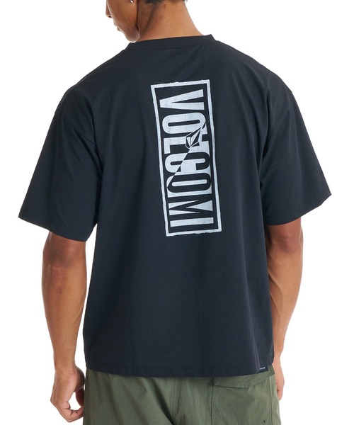 VOLCOM(ボルコム)の「VOLCOM VERTICAL LOGO GRAPHIC TEE(Tシャツ/カットソー・メンズ・ブラック/オリーブ・M/L)」の4枚目の写真