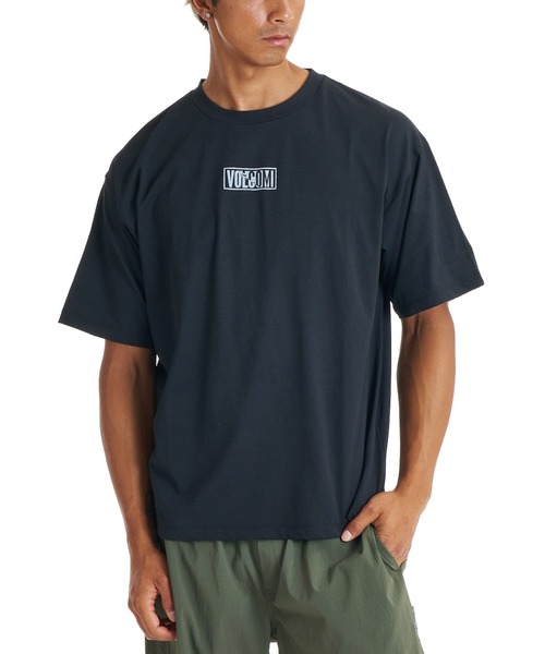 VOLCOM(ボルコム)の「VOLCOM VERTICAL LOGO GRAPHIC TEE(Tシャツ/カットソー・メンズ・ブラック/オリーブ・M/L)」の3枚目の写真