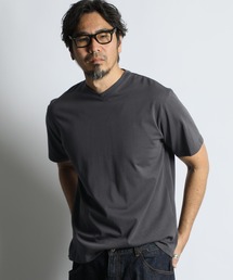 The DUFFER of ST.GEORGE（ザダファーオブセントジョージ）の「SILICON BIO SHALLOW V NECK S SL TEE:シリコンバイオ加工 シルキータッチ 浅Vネック Tシャツ（Tシャツ/カットソー）」