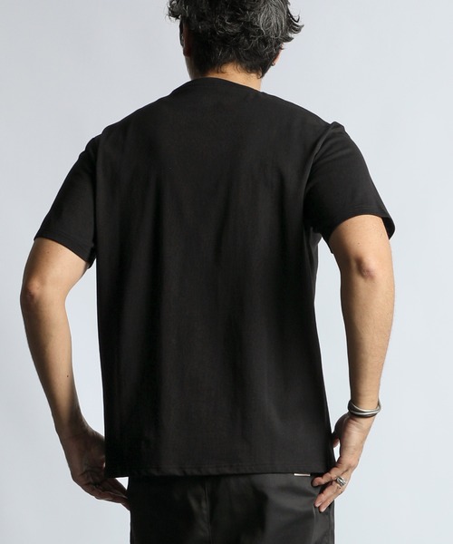 The DUFFER of ST.GEORGE(ザダファーオブセントジョージ)の「SILICON BIO SHALLOW V NECK S/SL TEE:シリコンバイオ加工 シルキータッチ 浅Vネック Tシャツ(Tシャツ/カットソー・メンズ・チャコールグレー/ブラック/ホワイト・MEDIUM/SMALL/X-LARGE/LARGE)」の11枚目の写真