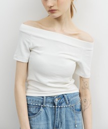 ELTONE（エルトーン）の「オフショルダーコンパクトTシャツ（Tシャツ/カットソー）」