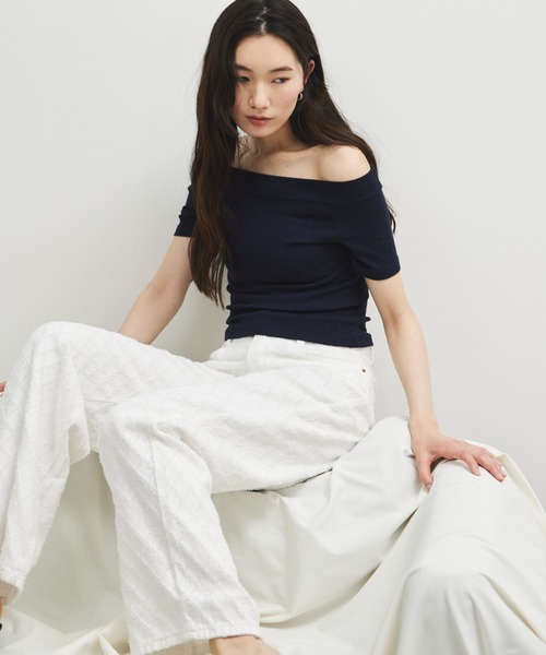 ELTONE(エルトーン)の「オフショルダーコンパクトTシャツ(Tシャツ/カットソー・レディース・ホワイト/ネイビー/ブラック・FREE)」の17枚目の写真